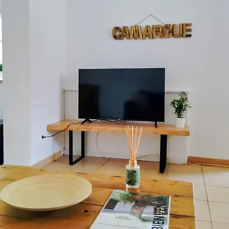 Avec Jardinet Dans Mas Equestre Apartmán