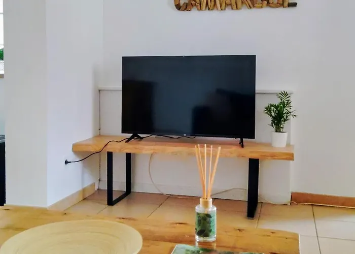 Avec Jardinet Dans Mas Equestre Lägenhet